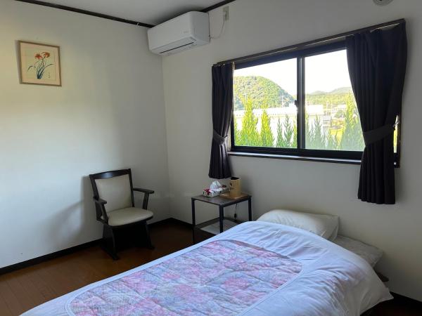 Quarto Twin Standard com Casa de Banho Partilhada — 9 m², Variant 3 - Koshu Dream House