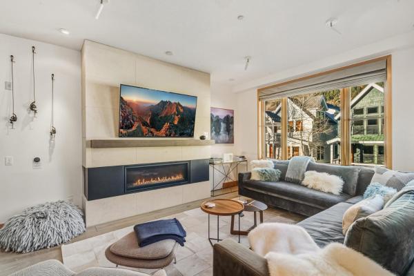 Luxury Townhome On Depot, 3 Mins Walk To Main St Gondola, Heated Garage, Private Roof Top Hot Tub, Townhouse - Telluride, CO