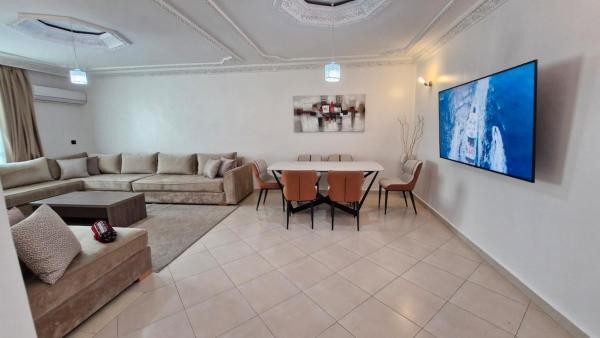 North Cozy Stays Modern 3 Chambres Appartement à Tanger Centre Ville - Tangier, Morocco