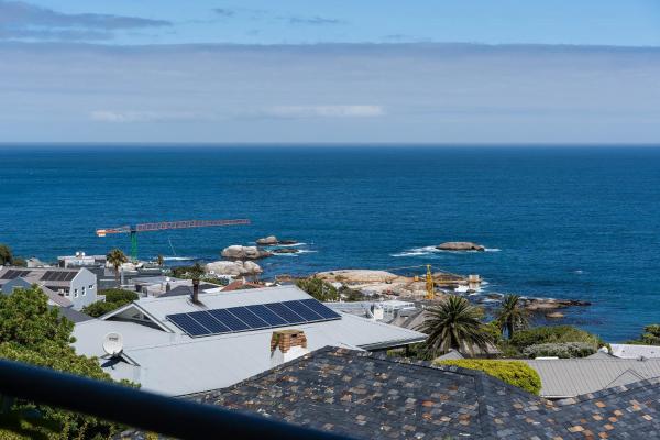 Stunning Sea View Apartment - Camps Bay - Cape Town