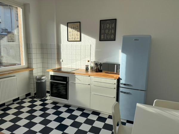 6 Einzelbetten - 4 Zimmer - Eigener Parkplatz - Balkon - Pforzheim