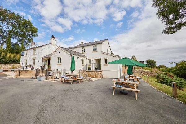 Beautiful, Pet Friendly Apartment - The White Lion - Wales