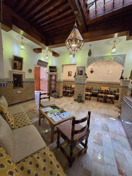 A la foto es mostra l'objecte Riad Bab Rahba situat a la ciutat de Fes.