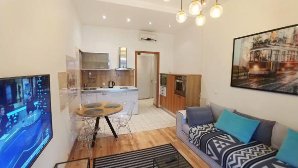 Apartment With Terrace On Khreschatyk, Bessarabska Square - Kiew