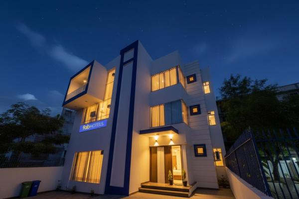 FabHotel Oyster Villa - Nr Paras Hospitals Sushant Lok 1, Gurgaon