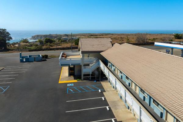 Photo 1 : Super 8 by Wyndham Fort Bragg