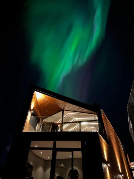 Na zdjęciu widoczny jest obiekt Enter Tromsø - Exclusive Apartments położony w mieście Tromsø.