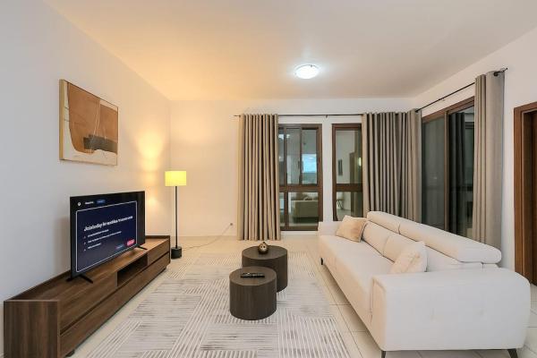 A la foto es mostra l'objecte Convenient Location in JVC Bright 1BR with Balcony situat a la ciutat de Dubai.