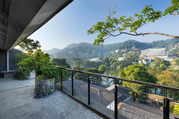 På billedet ses objektet Lake Avenue Hotel Kandy beliggende i byen Kandy.