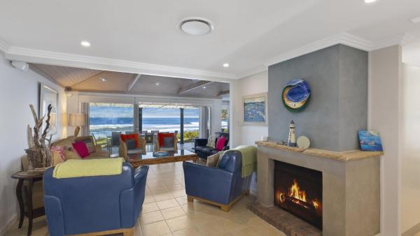Villa Dandaloo - Absolute Beachfront - Terrigal