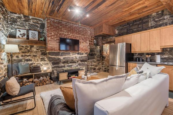 Vintage 3br 2bath - Golden Square Mile - Sleeps 8 - Montreal