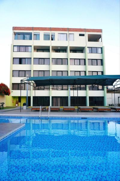 A la foto es mostra l'objecte Holiday Suites situat a la ciutat de Tacna.