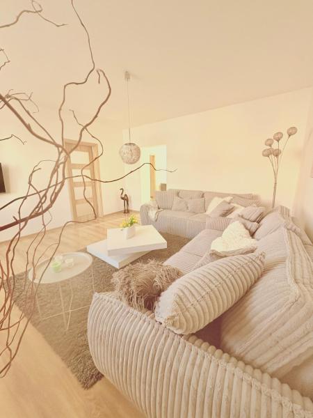 A la foto es mostra l'objecte Trio Apartments situat a la ciutat de Ostrava.