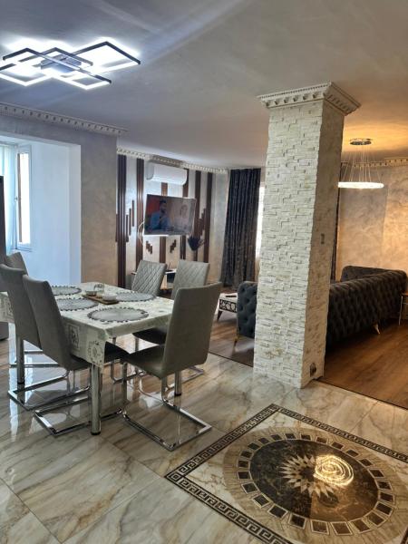 På billedet ses objektet Penthouse Mario beliggende i byen Timişoara.