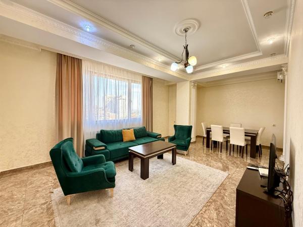 Luxury Spacious 2bedroom +Balcony Near Opera And Northern Avenue, Middle Of Center - Yerevan