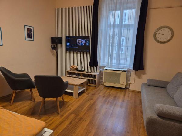 På billedet ses objektet Gála Apartman Cozy Stay in City Center beliggende i byen Győr.