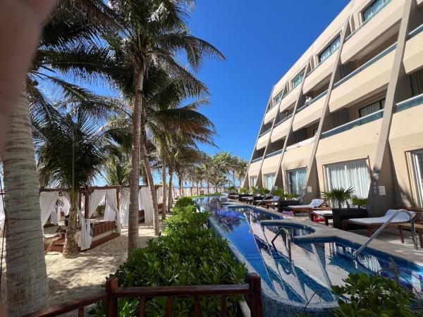 Nella foto è visibile l'oggetto Flamingo Cancun All Inclusive situato nella città di Cancún.
