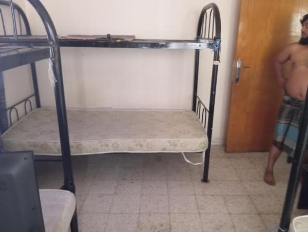 Fotografia 2: Mixed dormitory, only for Indians