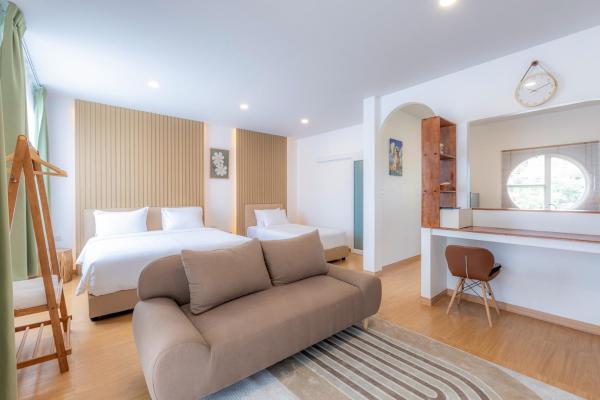 A la foto es mostra l'objecte Sunrise Serenity Phuket Resort situat a la ciutat de Karon.