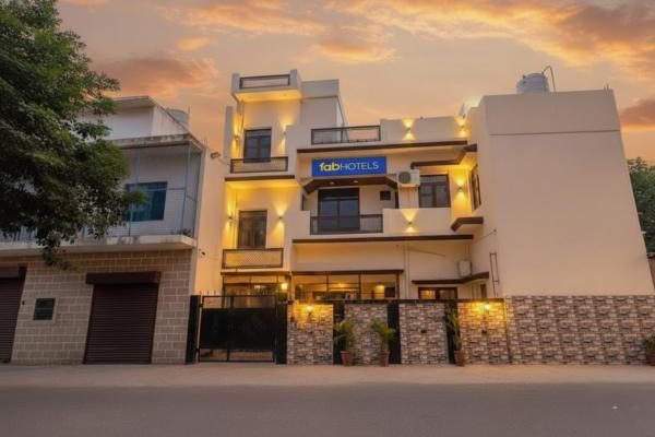 Auf dem Foto ist das Objekt FabHotel Uma Yugul in der Stadt Ayodhya zu sehen.