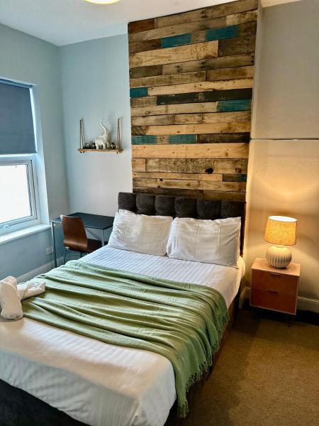Contractor Accommodation Birmingham Large 6BR Free Parking, Birmingham