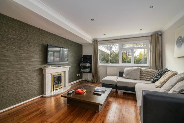 Spacious 2 Bdr Home With Parking Near City Centre - Harborne - Birmingham 