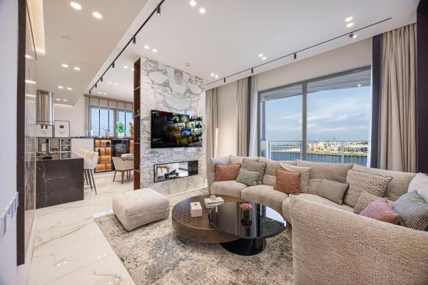 På billedet ses objektet Daniels 3BR at La Cote with Full Sea View beliggende i byen Dubai.