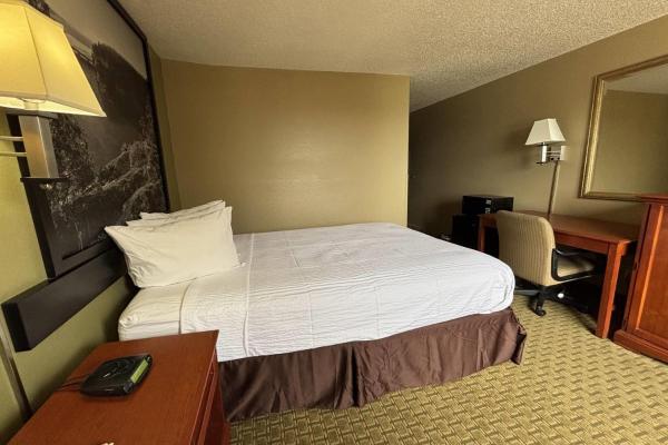 Foto 2: Super 8 by Wyndham Pontiac