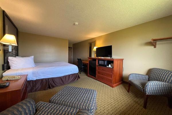 Zimmer mit Kingsize-Bett – Nichtraucher - Super 8 by Wyndham Pontiac