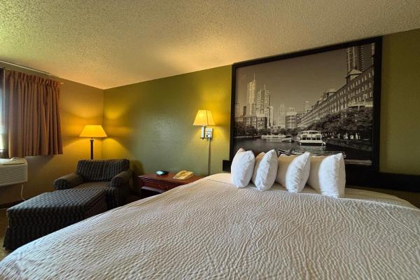 Foto 4: Super 8 by Wyndham Pontiac