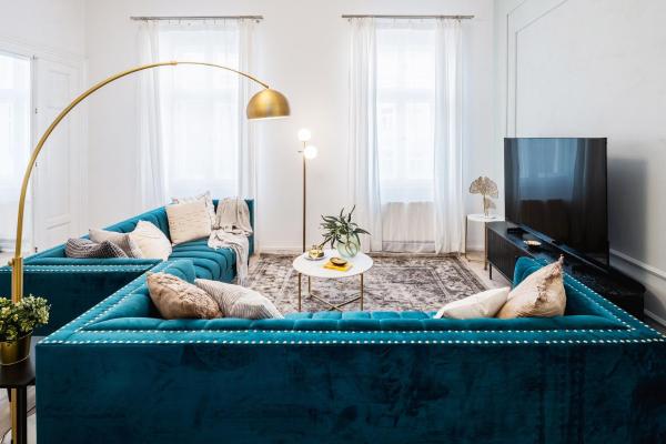 Prague Days - Two Bedroom Apartment With Parking And Netflix In Karlín - Praga