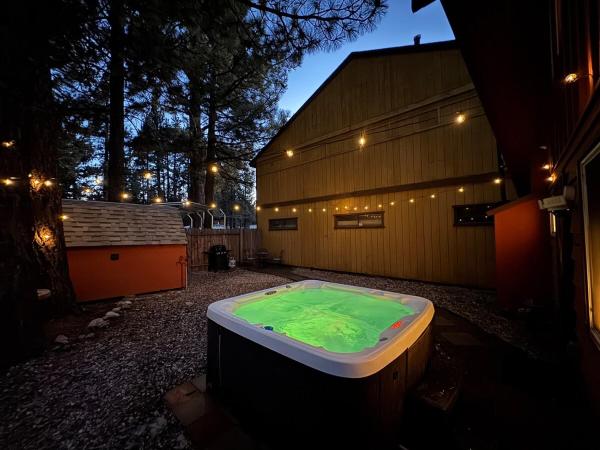 Modern Big Bear Cabin With Spa, Bbq & Ev Charging On Site - Big Bear, CA