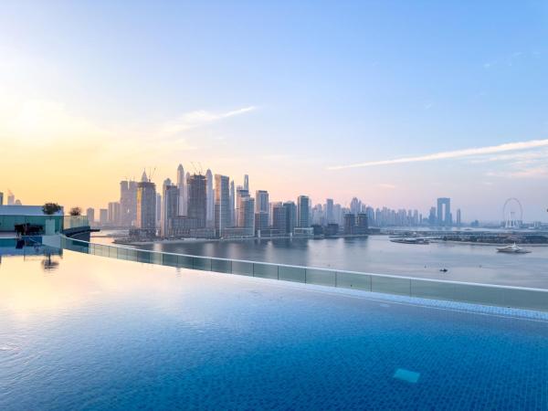 På billedet ses objektet Palm Jumeirah Sea-View Stay - Infinity Pool - Beach - Gym - Padel beliggende i byen Dubai.