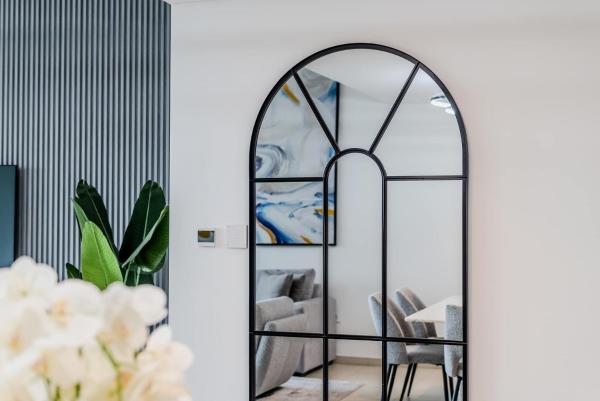 Billede 8: TRPS - Downtown Views II T2, Downtown Dubai - Modern 3BR Home, Maids Room, Full Burj Khalifa View