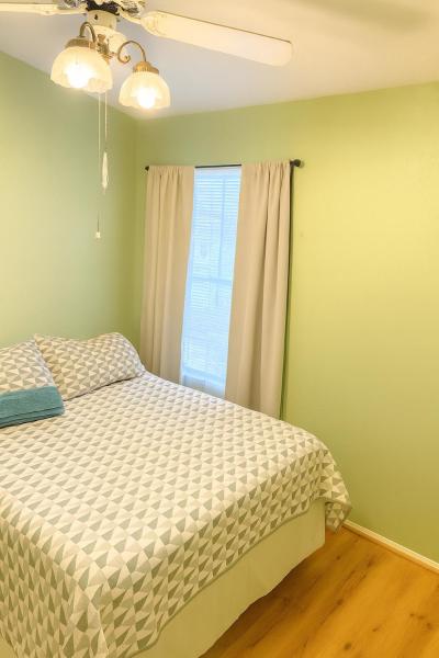 Meadow Harvest Suite With Tv And Private Bathroom - Beaumont, CA