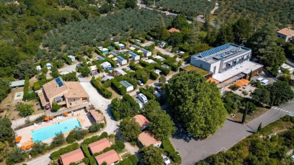 Zecamping 3 Familial Animaux Acceptés Bar Piscine Et Soirées Animées - Buis-les-Baronnies
