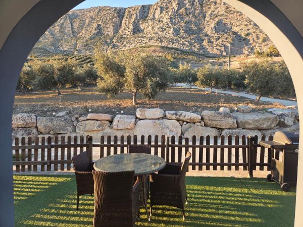 На фото показан объект Casa Rural Rocío -Caminito del Rey, расположенный в городе Valle de Abdalagís.