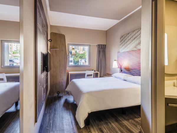 Hotel Ibis Cali Granada - Versalles