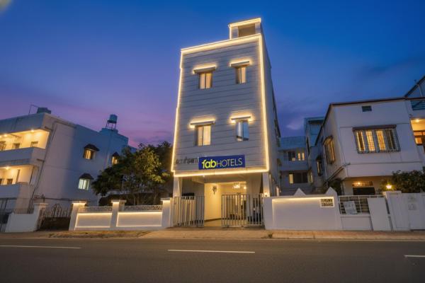 A la foto es mostra l'objecte FabHotel Galaxy Airport Inn, Airport Road situat a la ciutat de Pune.