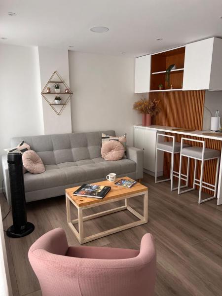A la foto es mostra l'objecte 711 Cozy Apartment in Granada Cali situat a la ciutat de Cali.