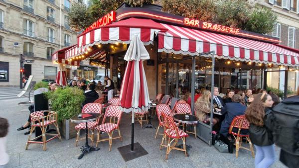 5 Minute Eiffel Tour And Louvre Meusm, Stuning Appartement 2 Bed, , Center ,Gorgeous Place - Vaucresson