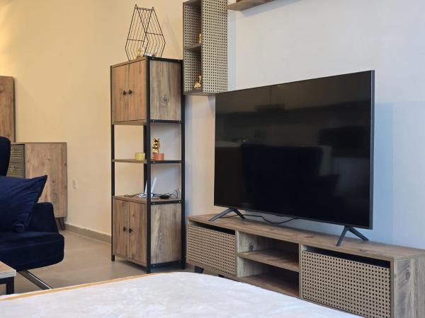 Studio Apartments with Pool Access at Caesar Resort photo 9