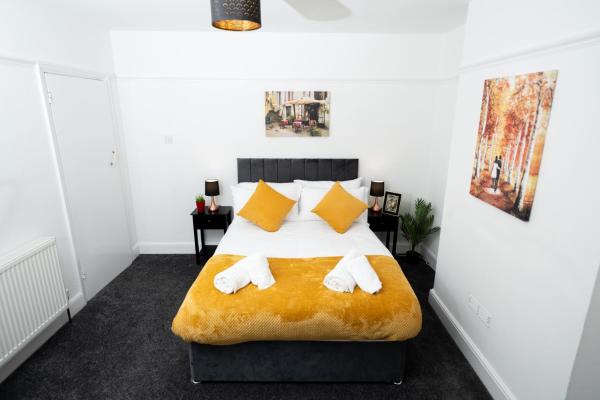 Spacious 4-bedroom Home, Sleeps 7, Fast Internet, Long Stays Welcome - Leicester
