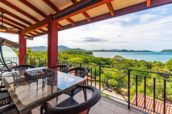 Big Hillside Villa In Potrero With Pool And Panoramic Ocean Views - Huacas