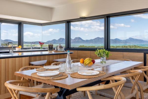 Elements - Freycinet Holiday Houses - Coles Bay