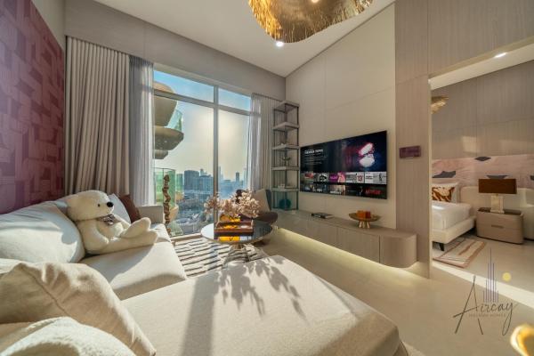 På billedet ses objektet Boutique 1BR Escape Cosy & Classy JVC beliggende i byen Dubai.