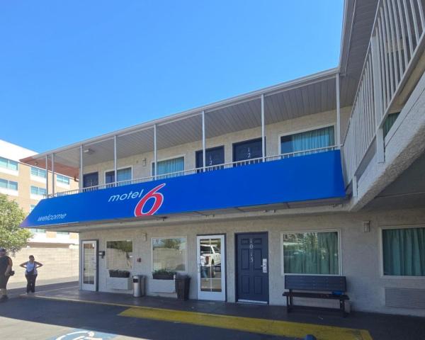 Na foto é possível ver o objeto Motel 6 Las Vegas, NV - Strip localizado na cidade de Las Vegas.