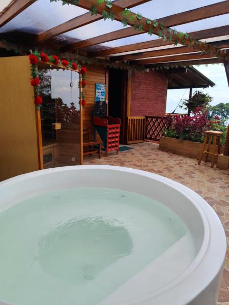 Op de foto is het object Glamping y Cabañas SPLENDOR VILLA EL EDEN te zien, gelegen in de stad La Elvira.