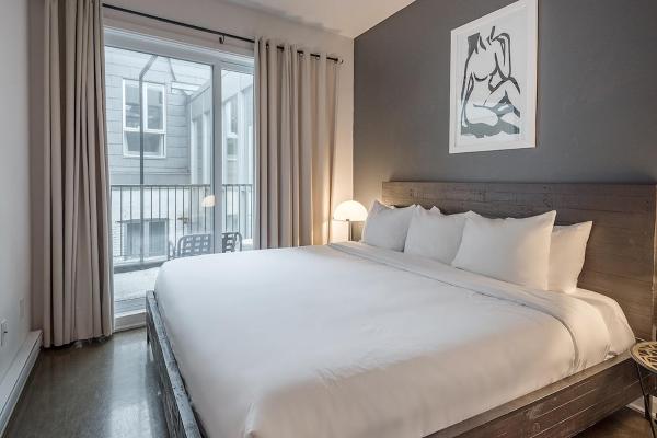 Luxury Old Montreal Suite With Soaring Ceilings - Montreal