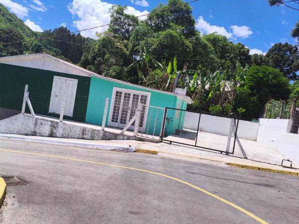 A la foto es mostra l'objecte lar doce lar situat a la ciutat de Gramado.